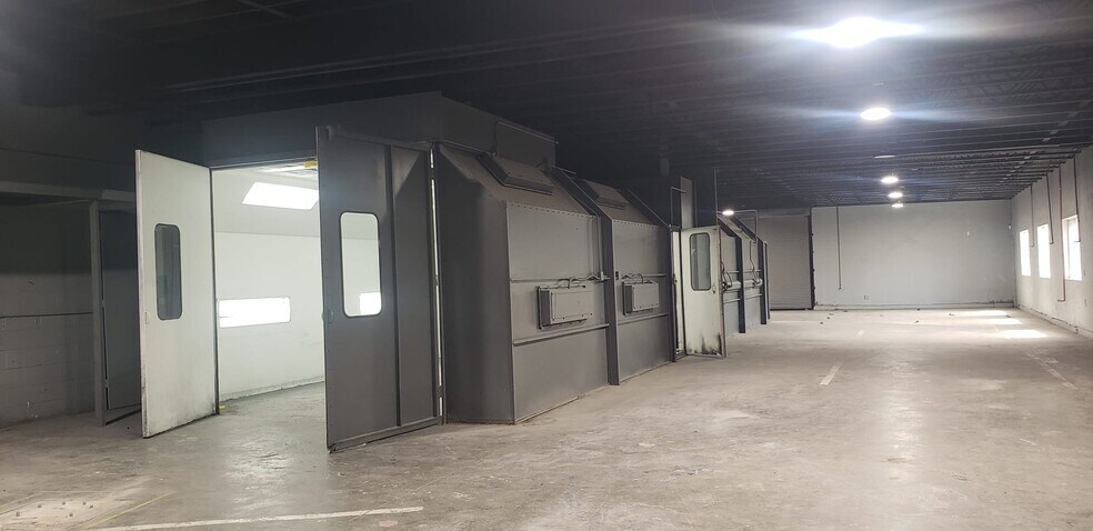 More Photos Of 17721 Sherman Way, Reseda Auto Repair For Sale