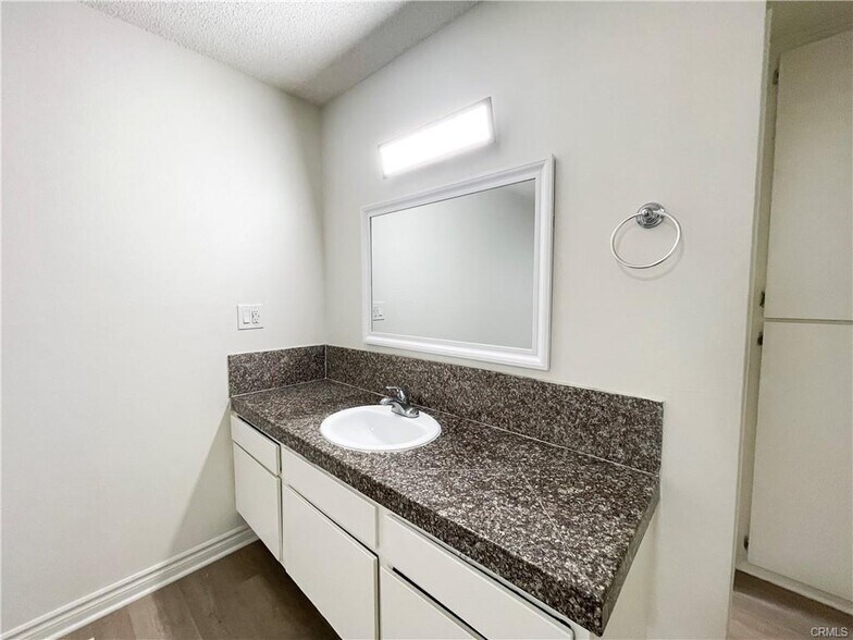 More Photos Of 13717 Chadron Ave, Hawthorne Apartments For Sale