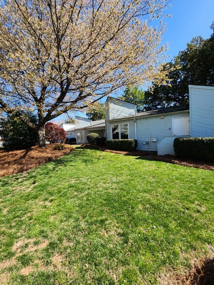 More Photos Of 149 Providence Rd, Charlotte Office For Sale