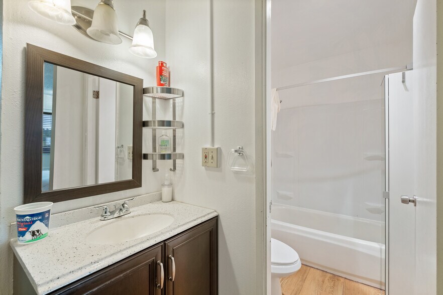 More Photos Of 122 SW Interstate Ave, Chehalis Hotel For Sale