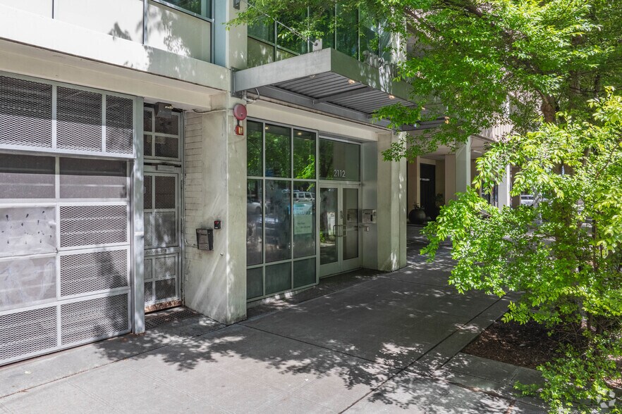 More Photos Of 2112 3rd Ave, Seattle Office For Sale