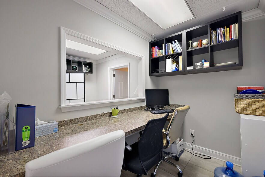 More Photos Of 609 W Montrose St, Clermont Office For Sale