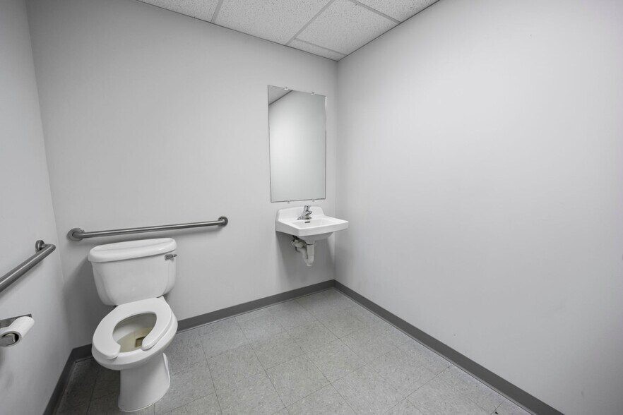 More Photos Of 314 Chris Gaupp Dr, Galloway Medical For Lease