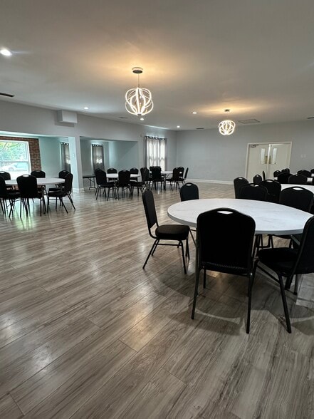 More Photos Of 2503 Dawson St, Columbus Religious Facility For Sale