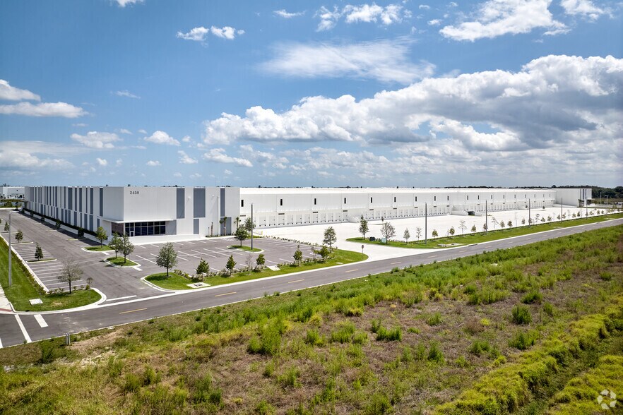 More Photos Of 2400 SW Gateway Pl, Stuart Distribution For Sale