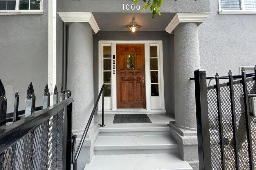 More Photos Of 1000 E 33rd St, Oakland Apartments For Sale