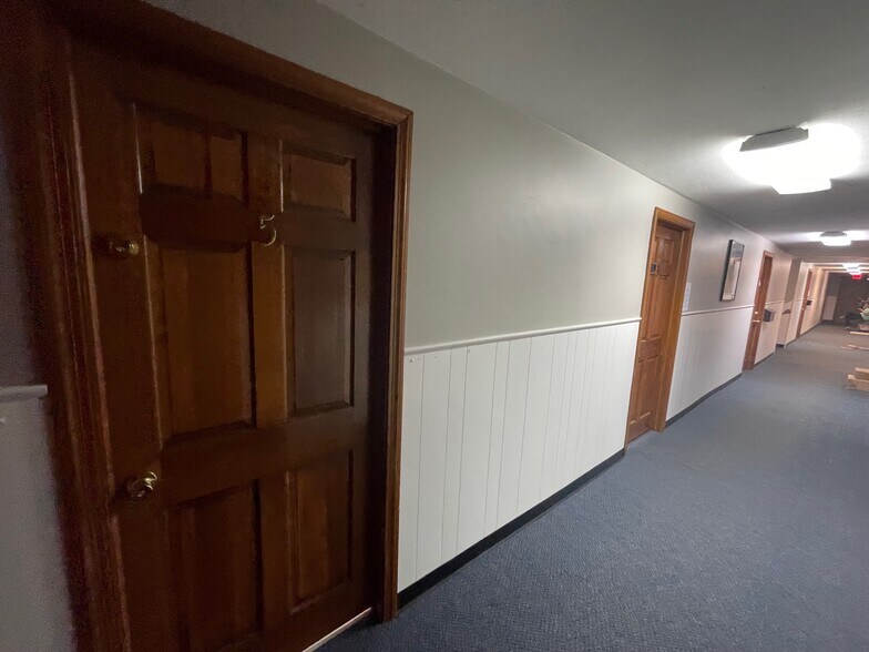 More Photos Of 75-87 Market Sq, Newington Freestanding For Lease