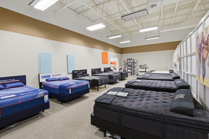 More Photos Of 1350-1380 N Broadway Ave, Bartow Freestanding For Sale