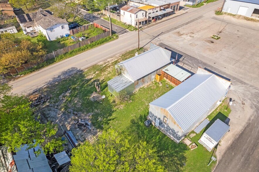 More Photos Of 103 College St, Anna Showroom For Sale