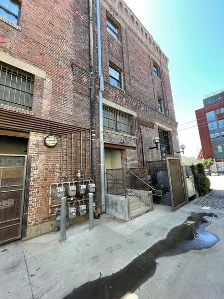 More Photos Of 255 S Santa Fe Ave, Los Angeles Apartments For Lease