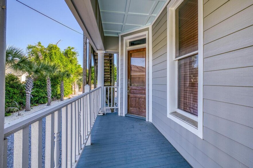 More Photos Of 656 Garden St, Pensacola Office For Sale