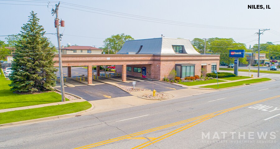 More Photos Of 6400 W Diversey Ave, Elmwood Park Bank For Sale