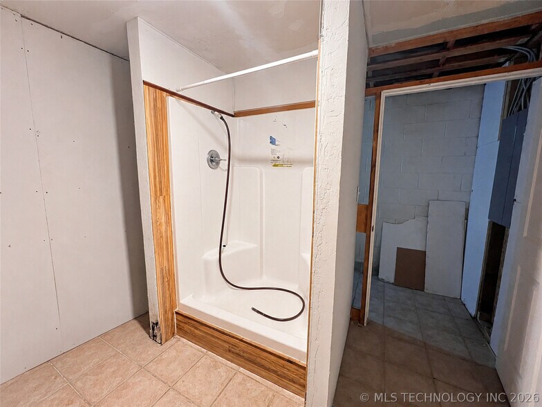 More Photos Of 5268 S Highway 377, Kingston Bar For Sale
