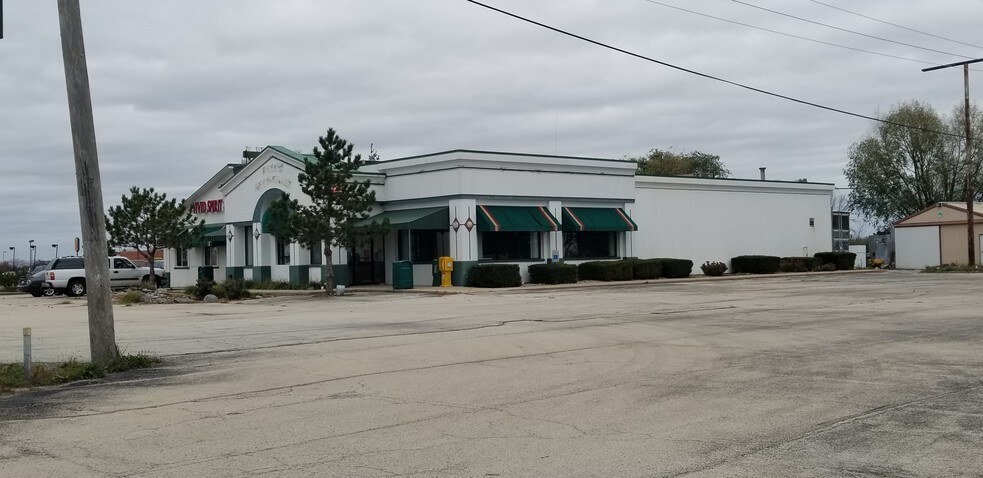 More Photos Of 900 N Union St, Dwight Restaurant For Sale