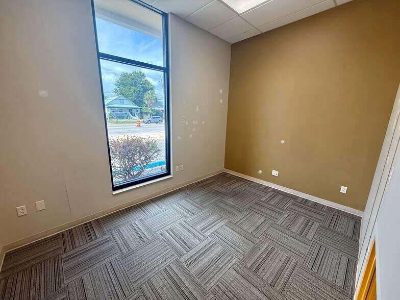 More Photos Of 1011 W Garden St, Pensacola Office For Sale