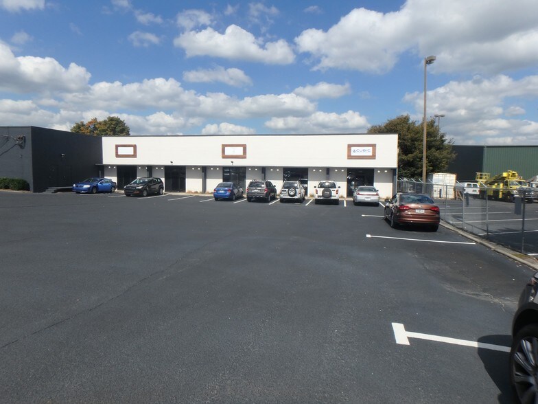 More Photos Of 464-470 Armour Dr NE, Atlanta Light Distribution For Lease