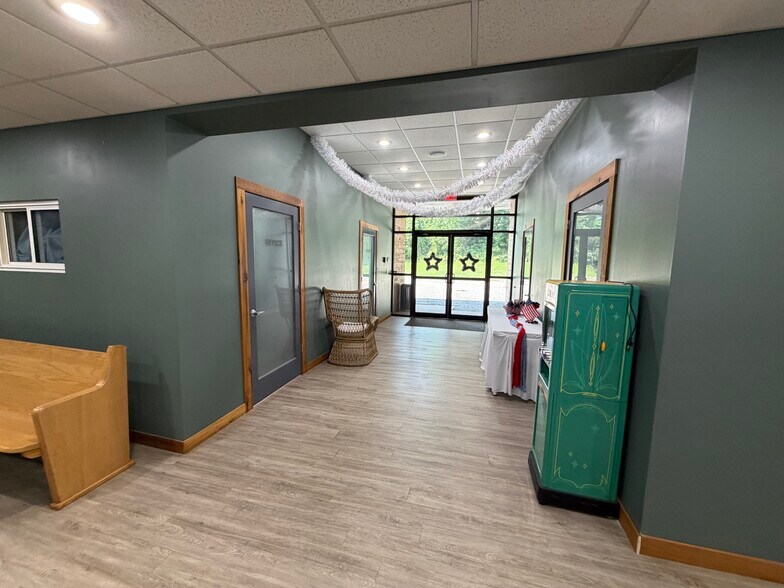 More Photos Of 516 Adams St, Mason Flex For Sale