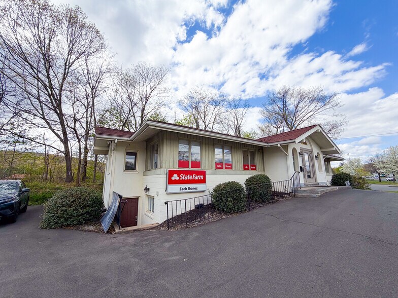 More Photos Of 258 Middle St, Bristol Medical For Sale