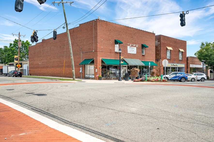 More Photos Of 101 E Virginia Ave, Bessemer City Storefront Retail Residential For Lease