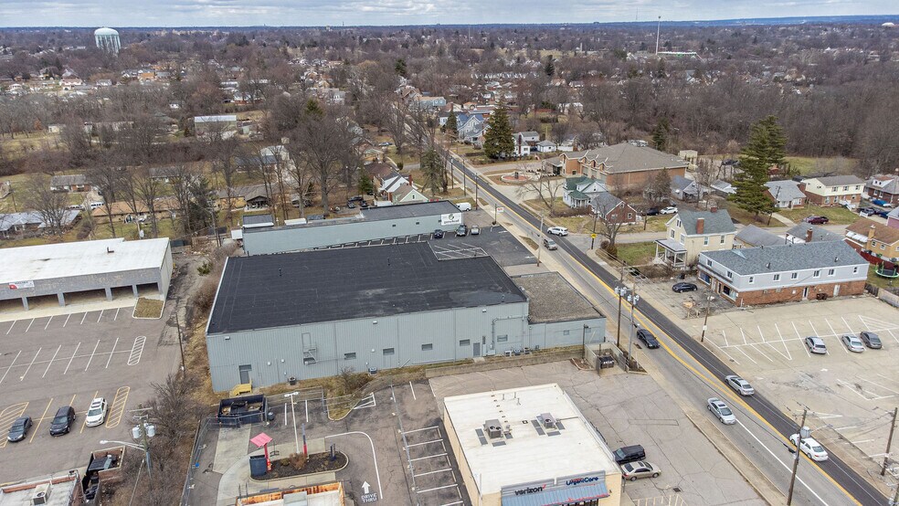 More Photos Of 415 Greenwell Ave, Cincinnati Service For Lease