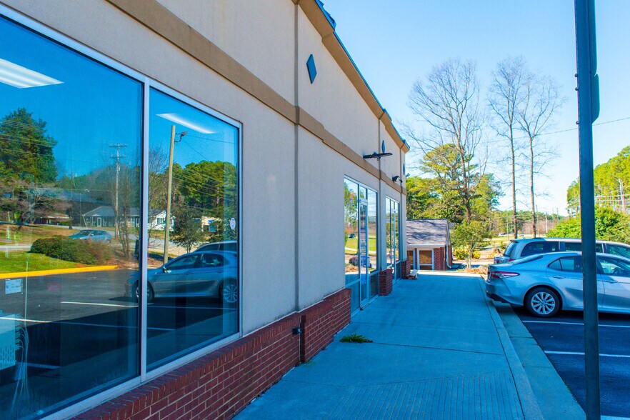 More Photos Of 256 Hurricane Shoals Rd, Lawrenceville Convenience Store For Sale