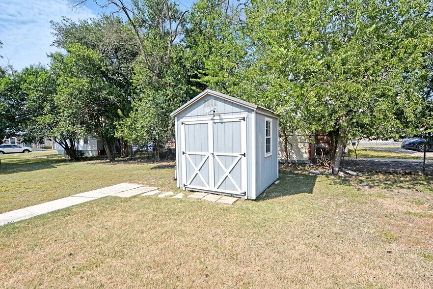More Photos Of 268 E Mill St, New Braunfels Medical For Lease