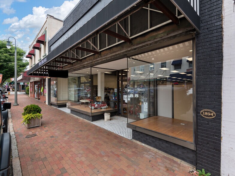 More Photos Of 101 N Main St, Waynesville General Retail For Sale