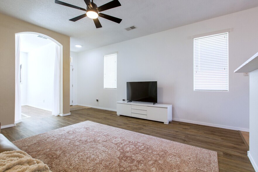 More Photos Of 8405 Wild Dunes Rd NW, Albuquerque Office For Sale