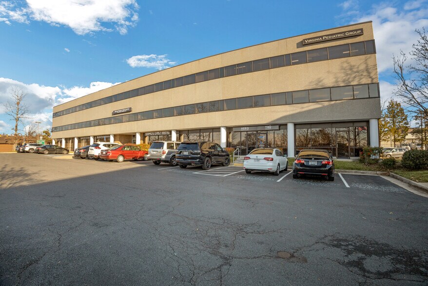 More Photos Of 131 Elden St, Herndon Medical For Lease