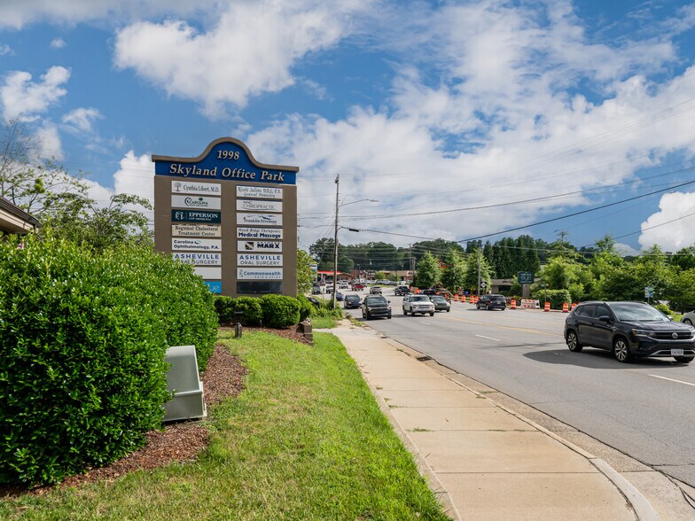 More Photos Of 1998 Hendersonville Rd, Asheville Medical For Sale