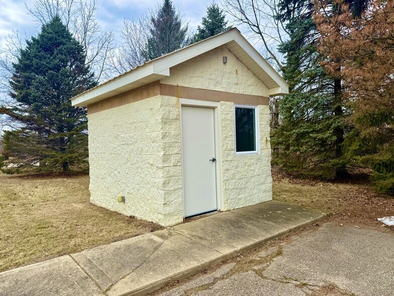 More Photos Of 101 Innovation Pky, Williamston Office For Sale