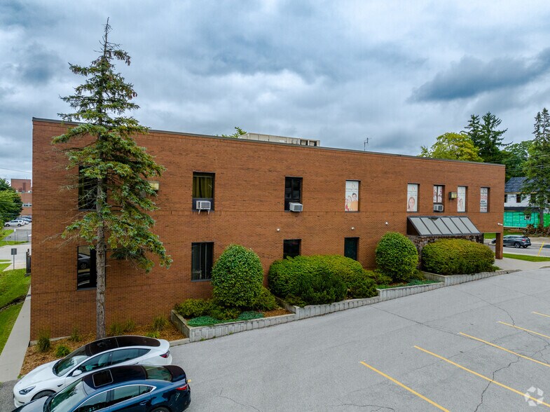 More Photos Of 15 Elizabeth St, Orangeville Healthcare For Lease
