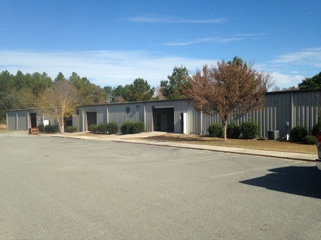 More Photos Of 1418 Harbin Cir, Valdosta Warehouse For Lease