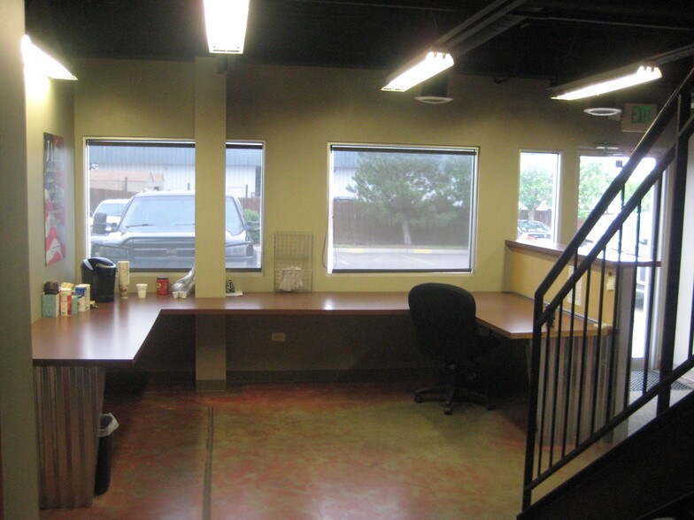 More Photos Of 15334 E Hinsdale Cir, Centennial Light Manufacturing For Lease