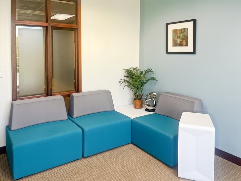 More Photos Of 5960 Fairview Rd, Charlotte Coworking Space