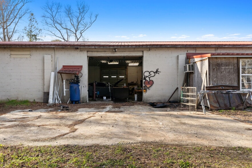 More Photos Of 101 Watering St, Tabor City Flex For Sale