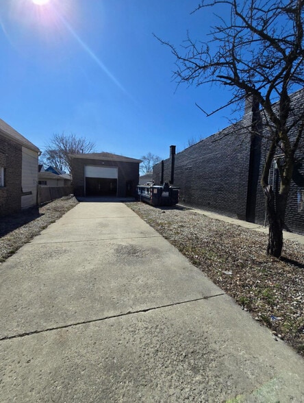 More Photos Of 5427 W 25th St, Cicero Contractor Storage Yard For Lease