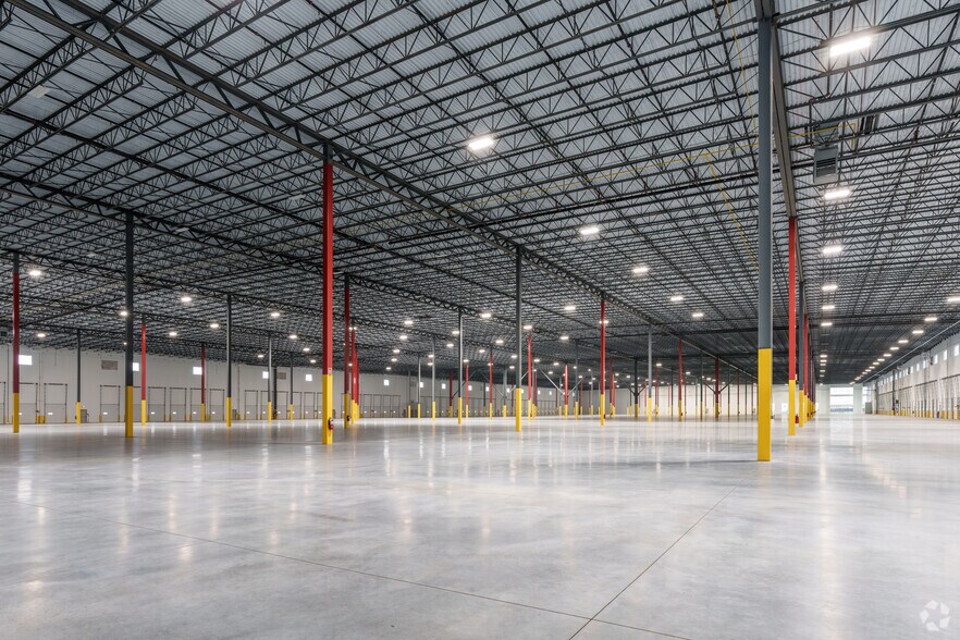 More Photos Of 601 E 10th St, Marcus Hook Distribution For Lease