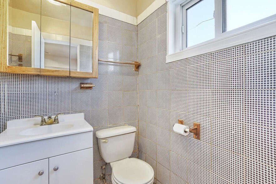 More Photos Of 2034-2040 W Hood Ave, Chicago Apartments For Sale