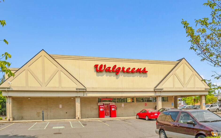 More Photos Of 4325 SE 82nd Ave, Portland Drugstore For Sale