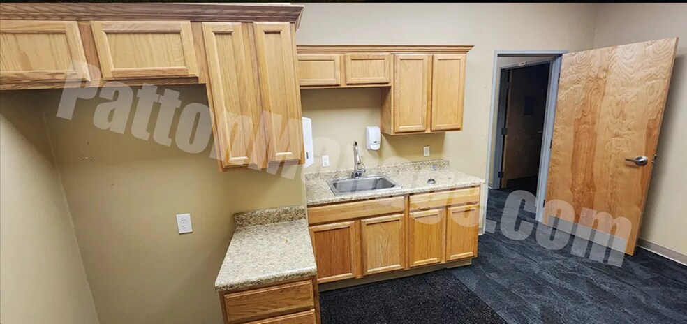 More Photos Of 6001 N US Highway 31, Whiteland General Retail For Sale