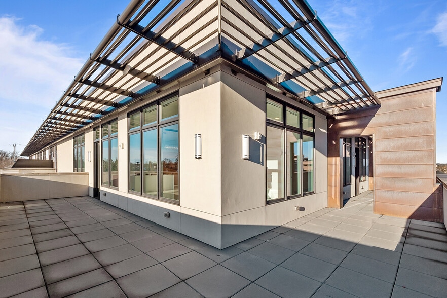 More Photos Of 400 S Old Woodward Ave, Birmingham Apartments For Sale