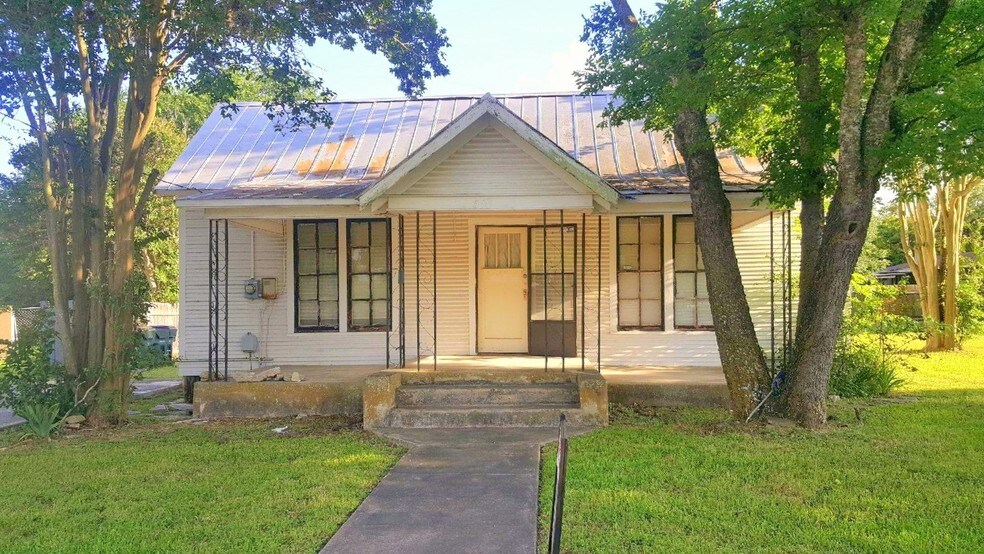 More Photos Of 601 W Center St, Kyle Coworking Space