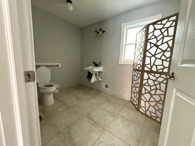 More Photos Of 256 S Water St, Marine City Storefront Retail Residential For Lease