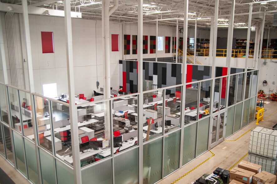 More Photos Of 14925 W 11 Mile Rd, Oak Park Research And Development For Lease