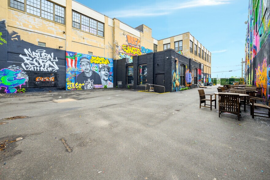 More Photos Of 86-90 Forrest St, Jersey City Warehouse For Lease
