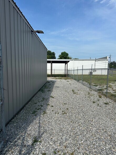 More Photos Of 904 Pine Ave, Eufaula Warehouse For Sale