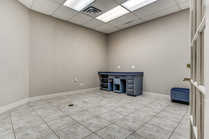 More Photos Of 605-607 6th St N, Texas City Restaurant For Sale