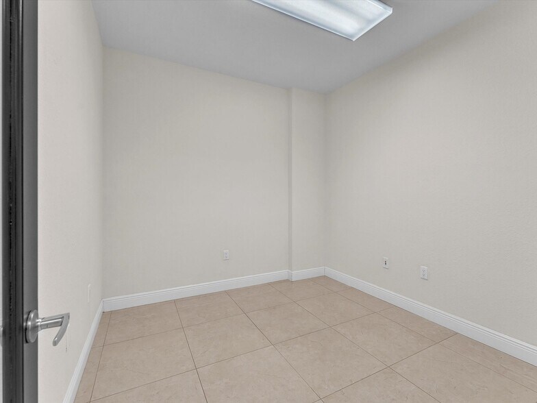 More Photos Of 2470 NW 102nd Pl, Doral Storefront Retail Office For Sale