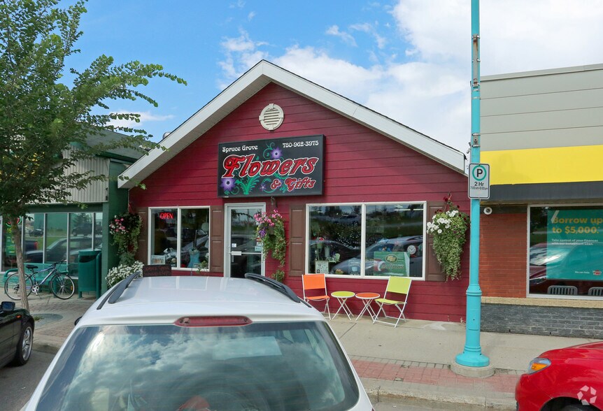 More Photos Of 321 First Ave, Spruce Grove Storefront For Sale